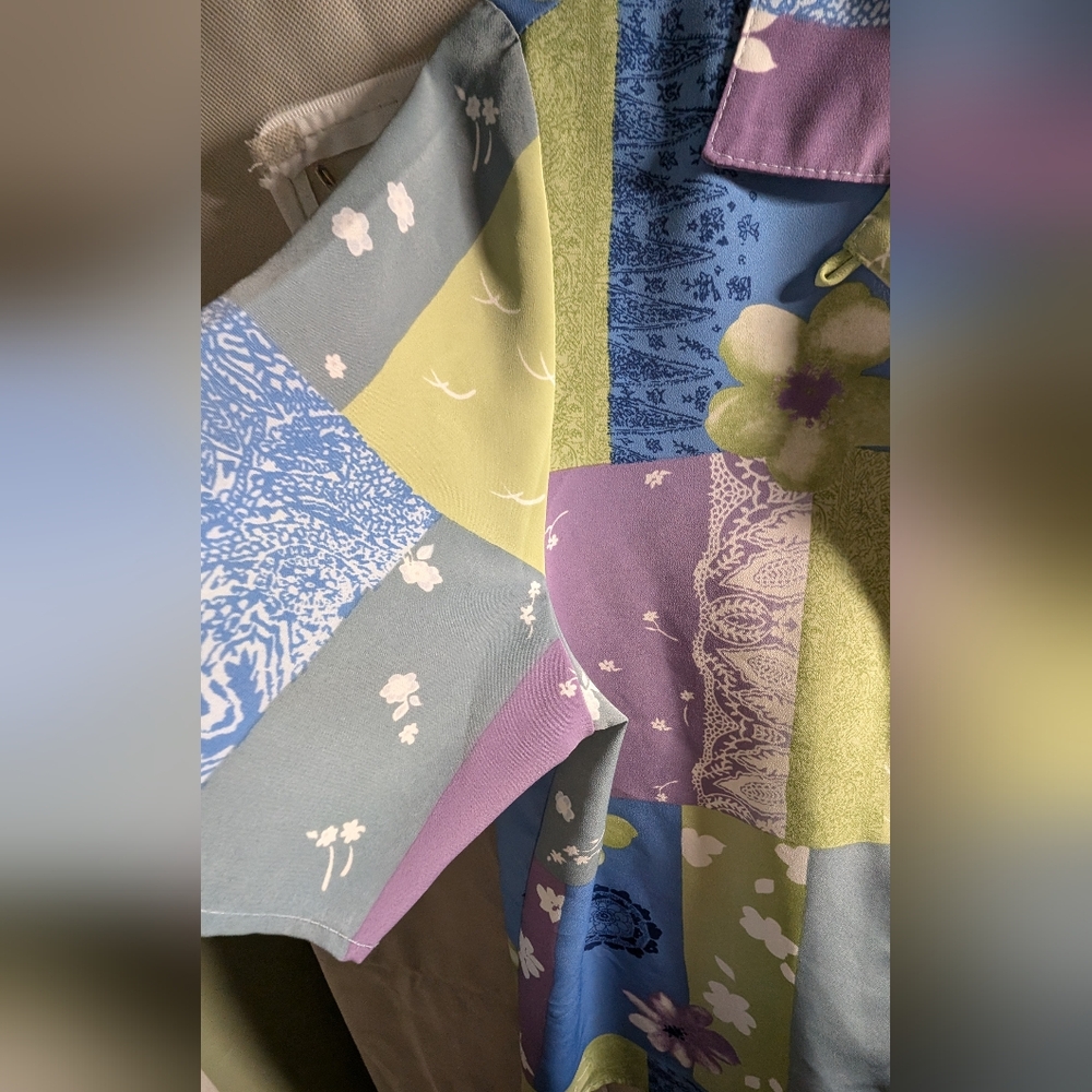 Fun Patchwork Style Blouse - Picture 5 of 7